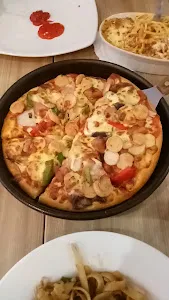 Pizza Hut Restoran 3