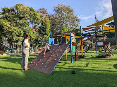YOUTH PARK 4