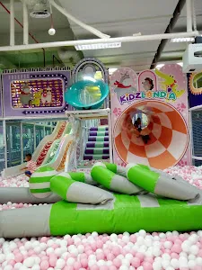FUNWORLD - LIVING WORLD DENPASAR 4