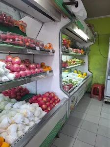 Moena Fresh W.R. Supratman - Buah Segar. Jus Sehat. 1