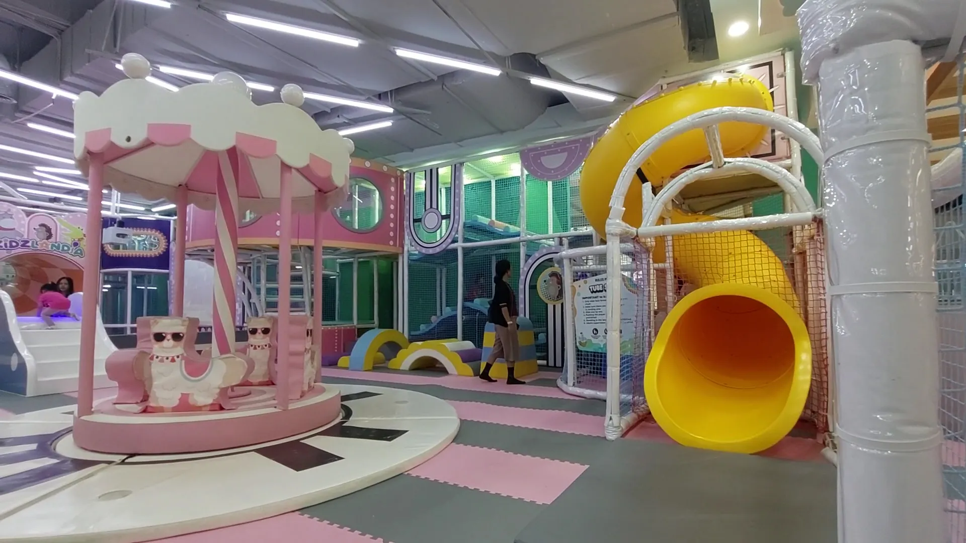 Kidzlandia Living World Denpasar 1