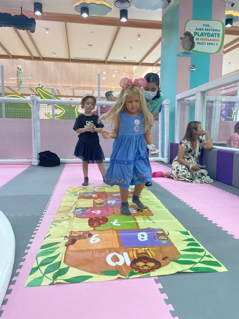 Kidzlandia Living World Denpasar 2