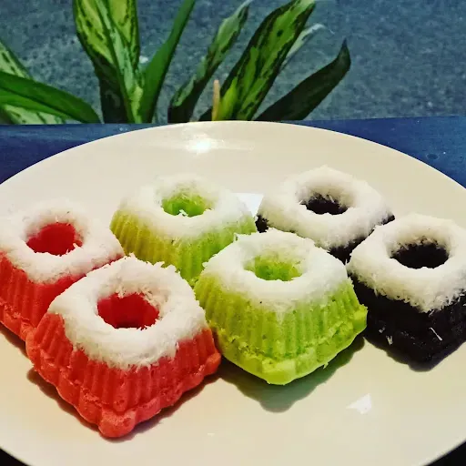 Les Cake & Cookies (Kitchen) 1