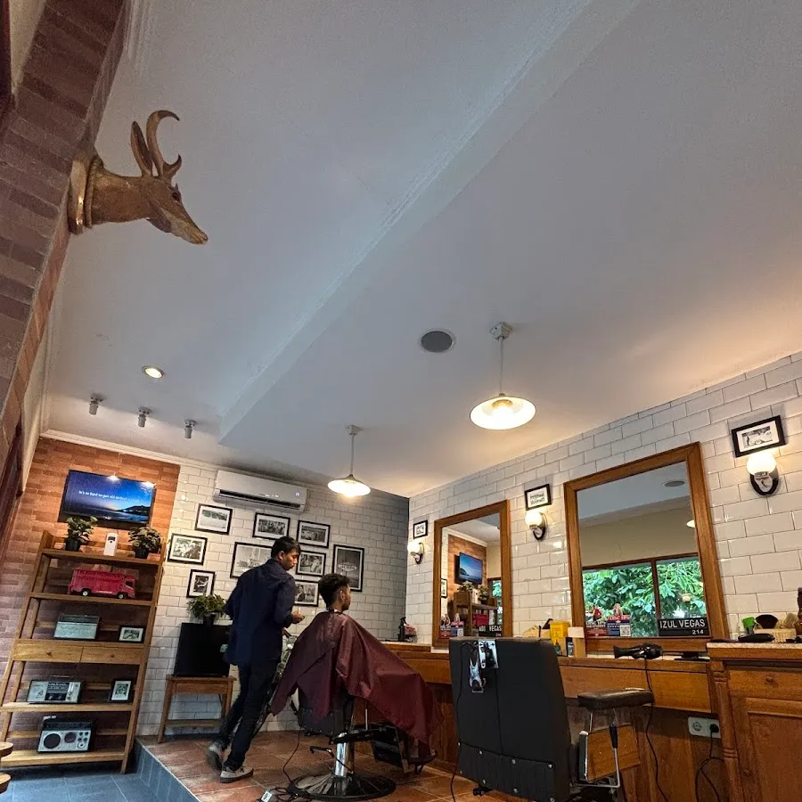 Vegas Barbershop Cokroaminoto Utara 2