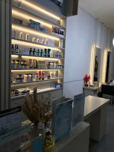 Dahlia Hair Design & Beauty Salon 3