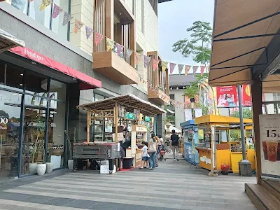 Living World Denpasar XXI 3