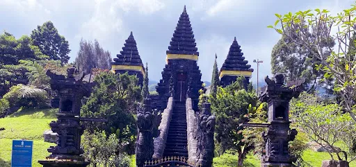 Penida and Bali Tour by Waitrav Bali DMC 3