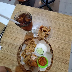 Ayam geprek Dpojok 4