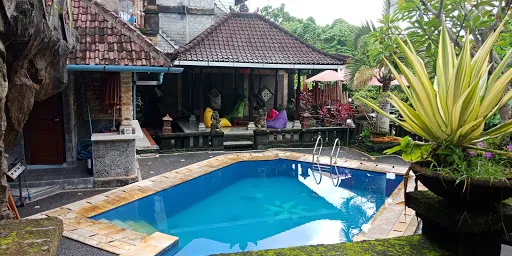 OYO 2321 Griya Shanti Homestay 2