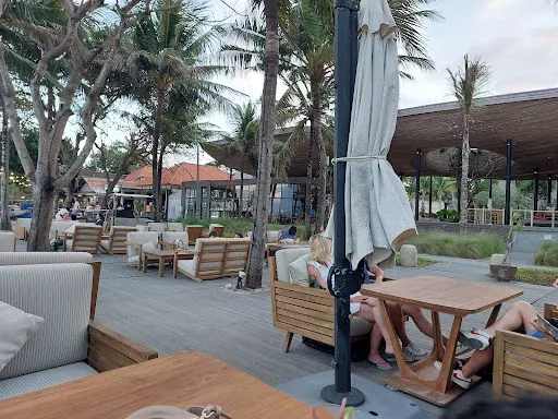 Segara Sanur Beach Club 4