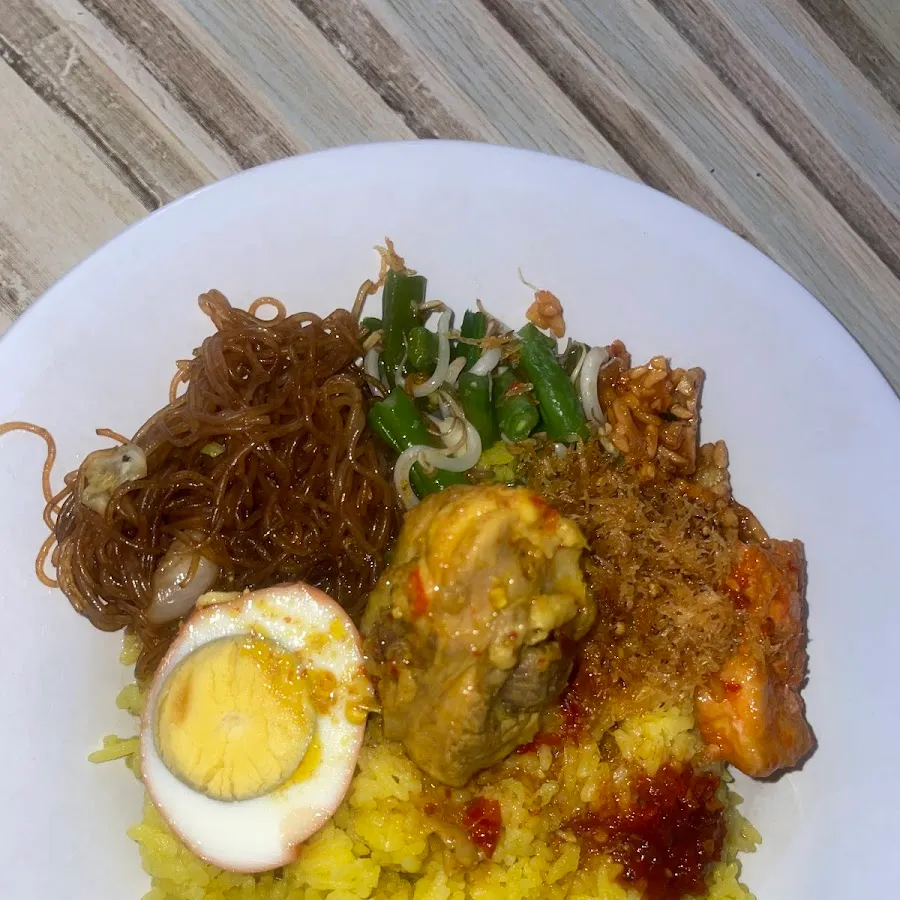 Nasi Kuning Bu Lia