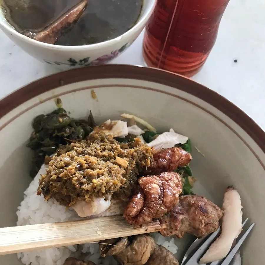 Warung Babi Guling 4