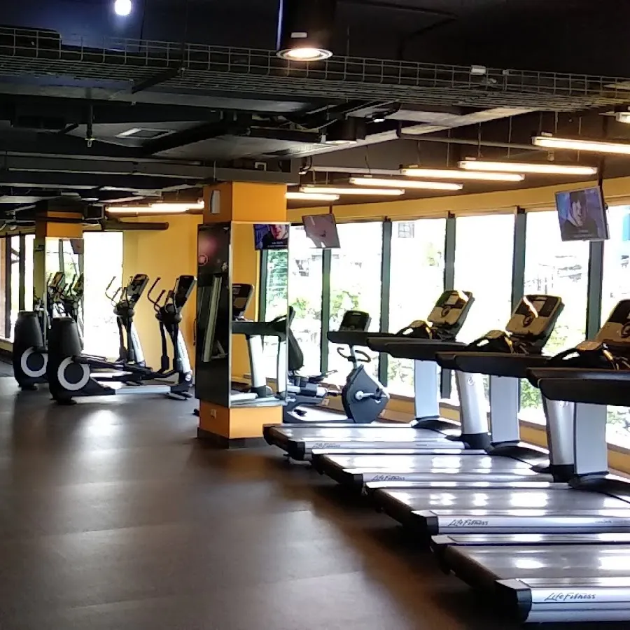 Celebrity Fitness Level 21 Mall 1