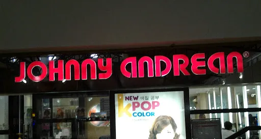 JOHNNY ANDREAN SALON LEVEL 21 BALI 3