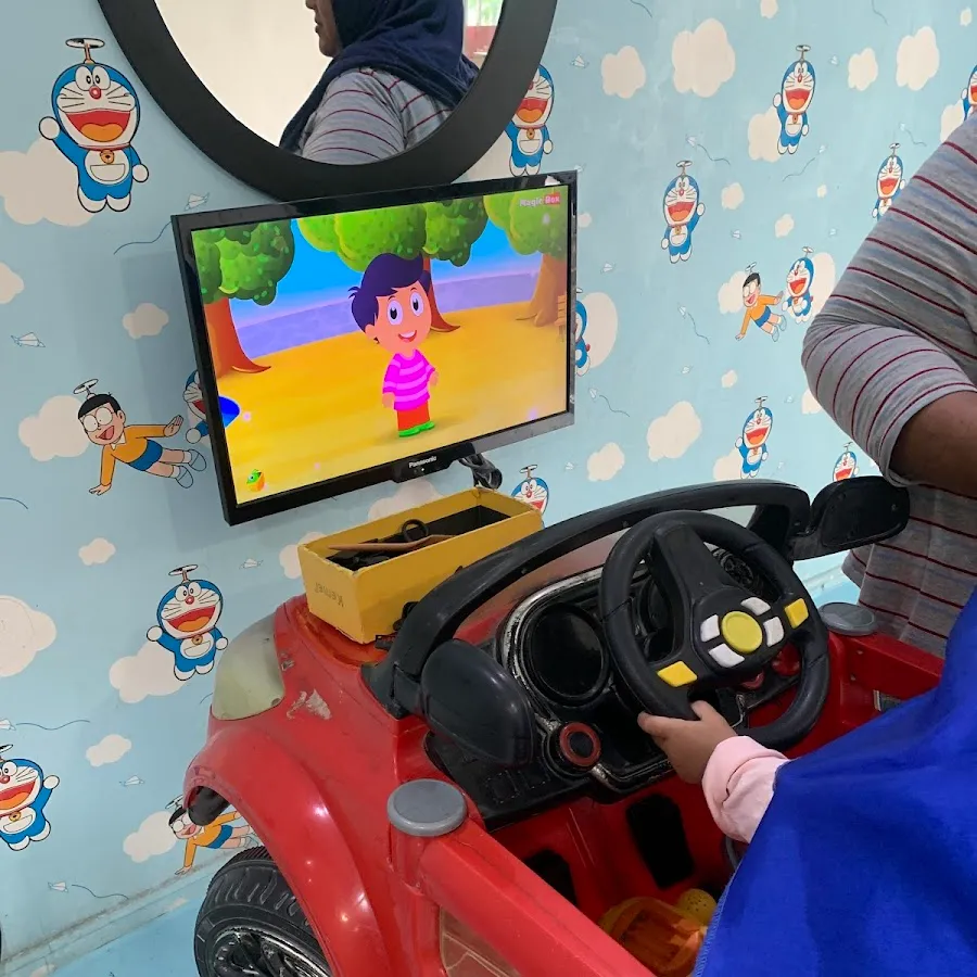 Junior Baby And Kiddy Hair Salon 1
