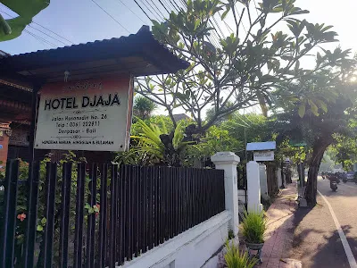 Hotel Raya 3