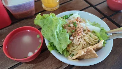 Mie Pangsit Ayam Mbak Indi 4
