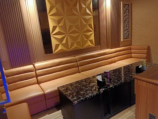 De Berry Karaoke Denpasar 2