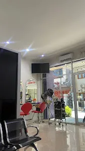 Yoshi Salon & Perawatan 1