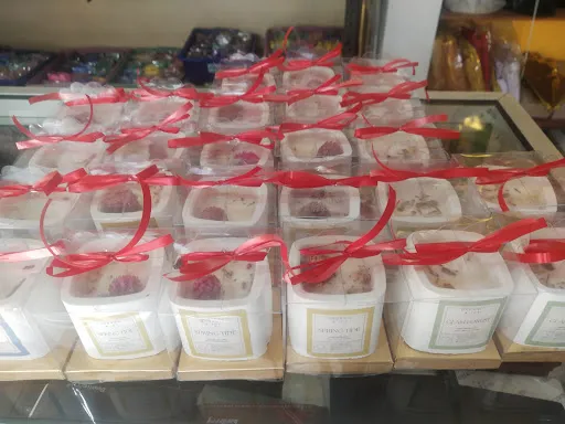 Toko Lilin Bersinar 1