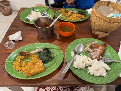Ayam Goreng Kremes Cak Iwan 1