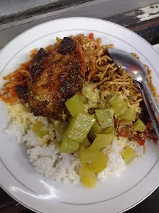 Warung Anisa 4