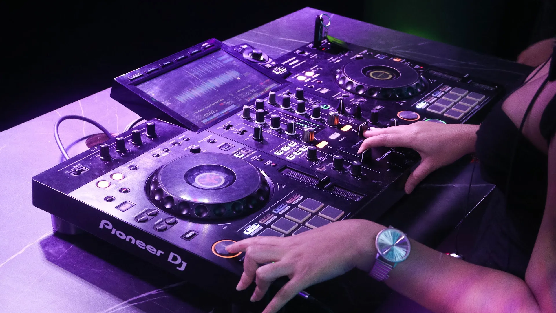 Hush! Social House 2