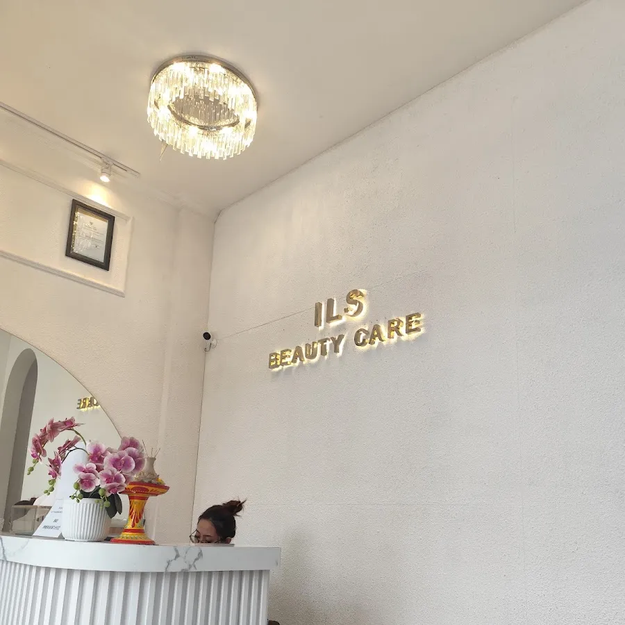 ILS BEAUTY STUDIO 3 4
