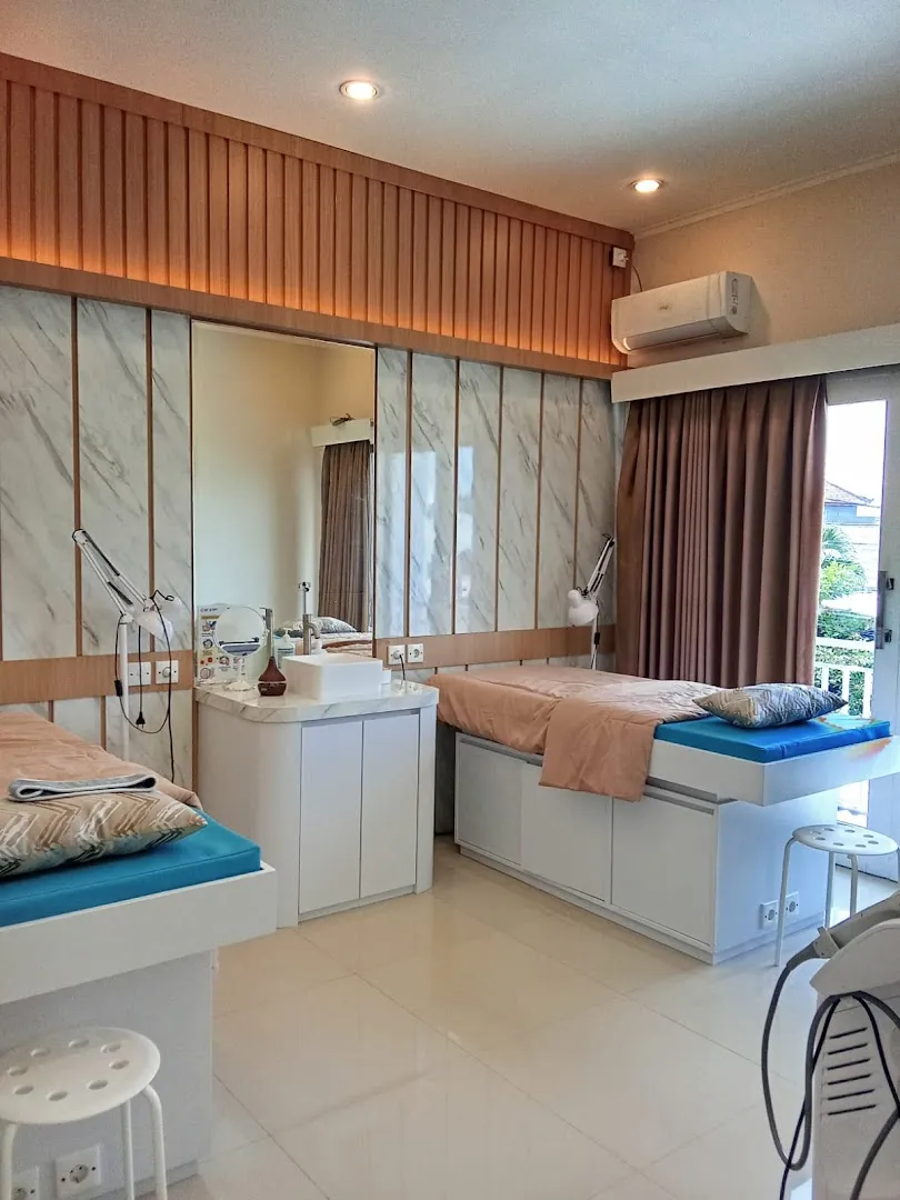 Madeena Clinic (Azzahra Tukad Badung) 3