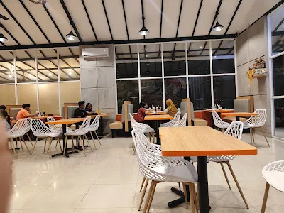 GOGO FRIED CHICKEN SEDAP MALAM 1