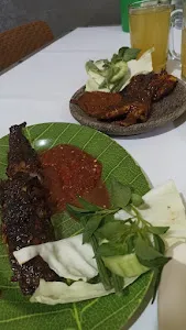 Warung Lalapan Bu Rere 4