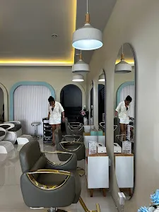 LA PERLE BEAUTY AESTHETIC AND SALON 3