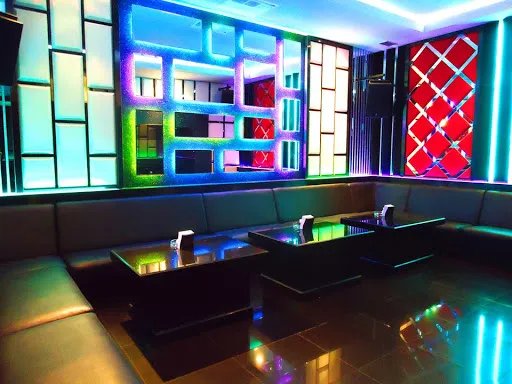 Platinum Executive Club 3