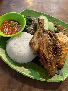 Nasi Tempong Indra Renon 1