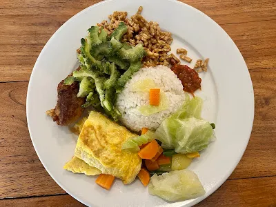 Warung Pojok Segitiga Emas 3