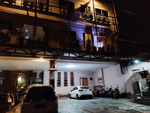 Ddeks Residence