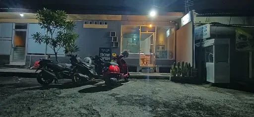 Selesa coffee & eatery 2