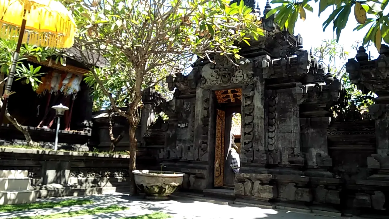 Pura Luhur Candi Narmada Tanah Kilap 1