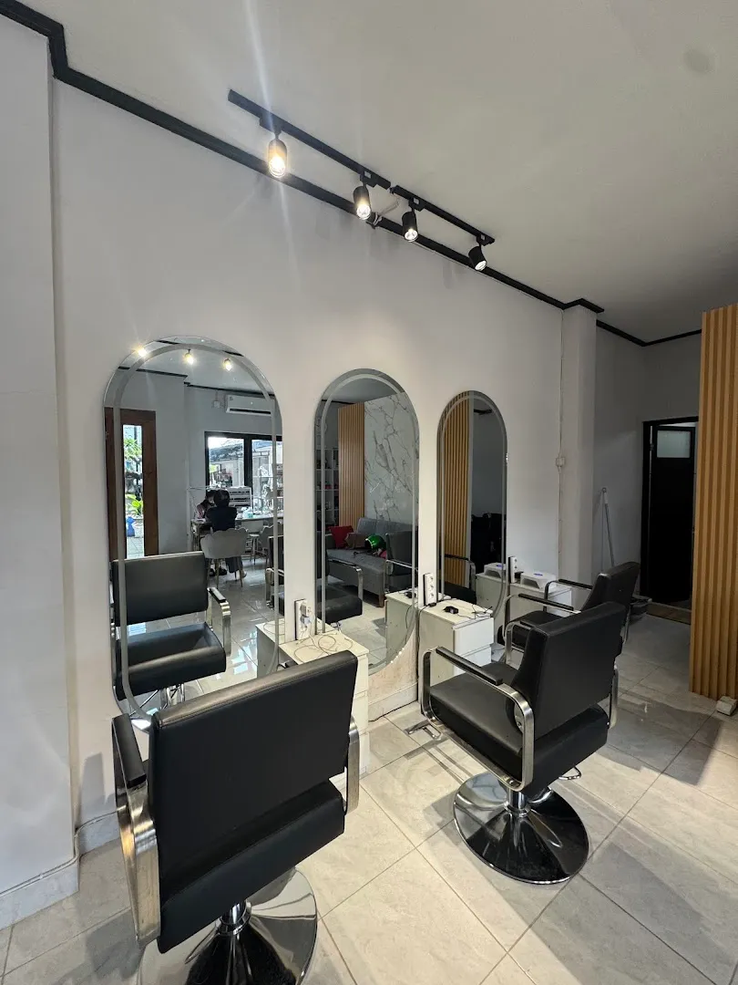 Kirani Beauty Salon & Nail Art Academy 2