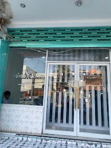 Starla Salon 4