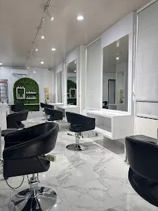 D'MOZE Salon Renon Denpasar 2