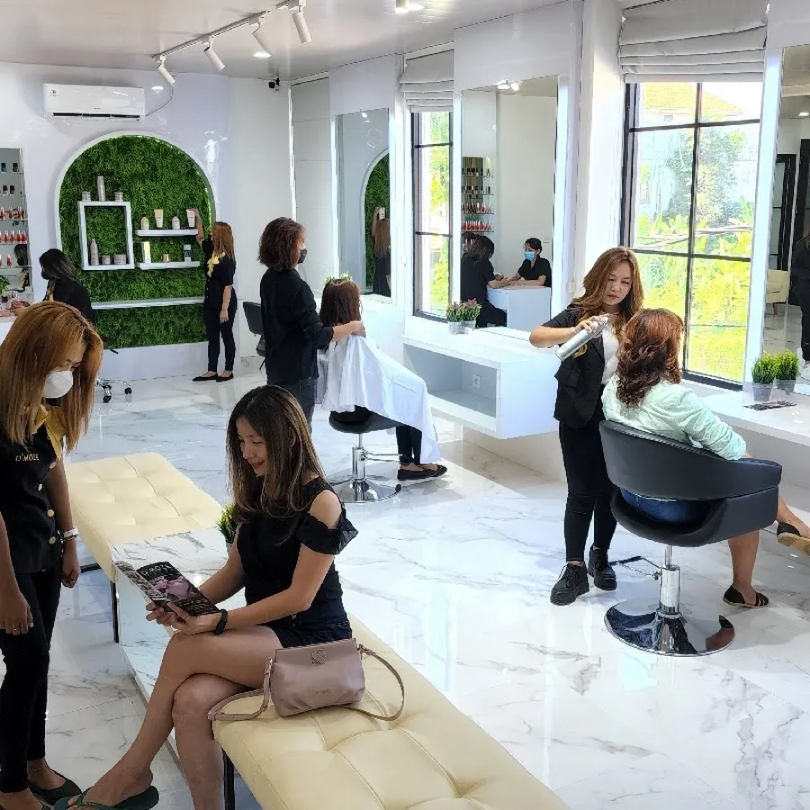D'MOZE Salon Renon Denpasar 4