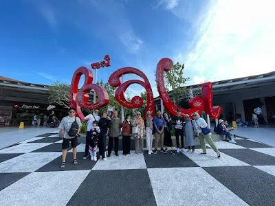 Tripee Tour and Travel Paket Tour Bali Tour 3 Negara Singapura Malaysia Thailand 1