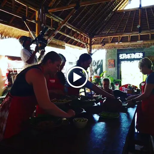 Bu Dewi Cooking Class & Homestay 1