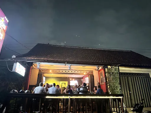 TITIS BAR SANUR 3