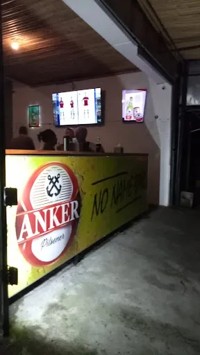 The No Name Bar 4