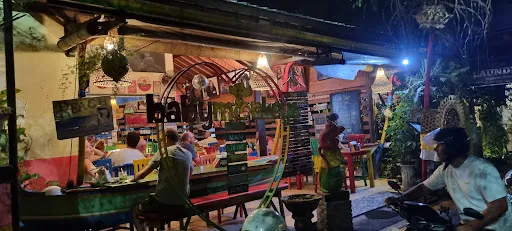 Warung Baby Monkeys 4
