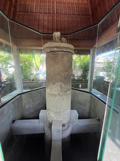 Prasasti Belanjong Pillar 4