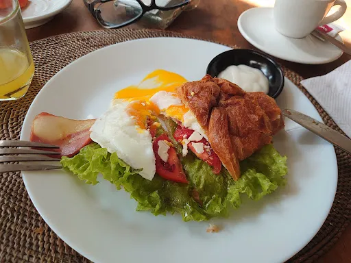 Abian Harmony Hotel Restaurant & Spa 4