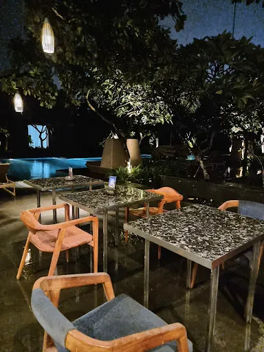 Tree Bar at Maya Sanur 1